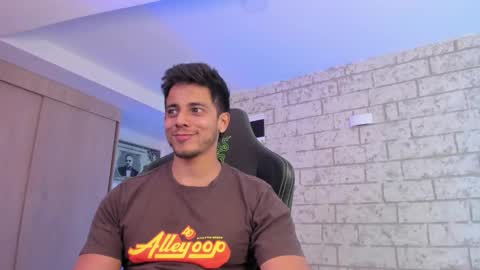 my name real is camilo online show from February 10, 4:39 am