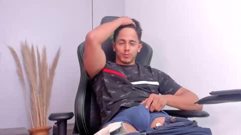 my name real is camilo online show from February 23, 7:28 am