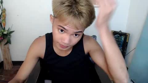 asian_lover05 online show from September 22, 5:34 pm