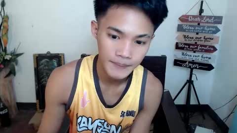 asian_lover05 online show from October 9, 3:39 pm