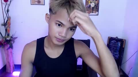 asian_lover05 online show from September 23, 7:02 pm