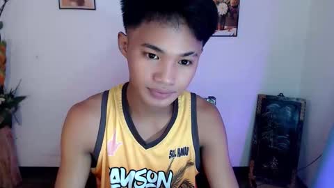 asian_lover05 online show from October 5, 7:18 pm