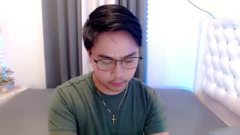 Roy online show from December 13, 4:27 pm