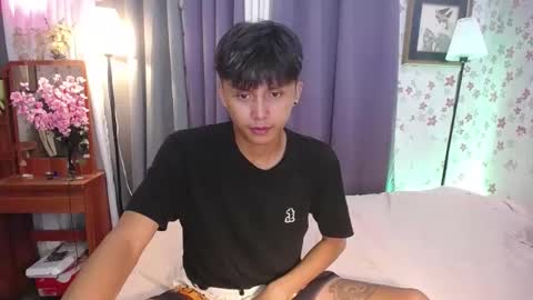 Snapshot of asiansmokeyxx chatting on December 12, 1:17 pm prince online show from December 12, 1:17 pm