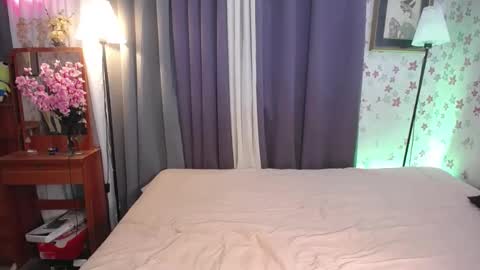 Snapshot of asiansmokeyxx chatting on December 16, 3:11 pm prince online show from December 16, 3:11 pm