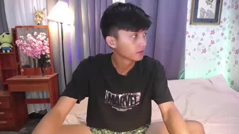 Snapshot of asiansmokeyxx chatting on February 1, 9:43 am prince online show from February 1, 9:43 am