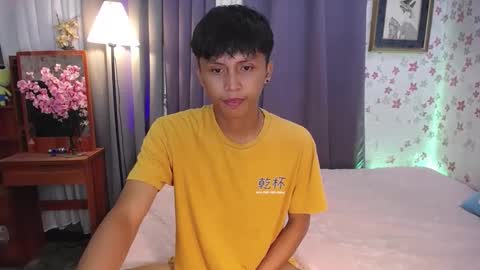 Snapshot of asiansmokeyxx chatting on January 25, 11:55 am prince online show from January 25, 11:55 am