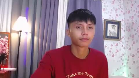 Snapshot of asiansmokeyxx chatting on February 8, 12:17 pm prince online show from February 8, 12:17 pm