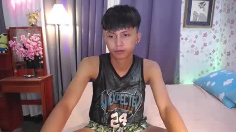 Snapshot of asiansmokeyxx chatting on January 10, 8:29 am prince online show from January 10, 8:29 am