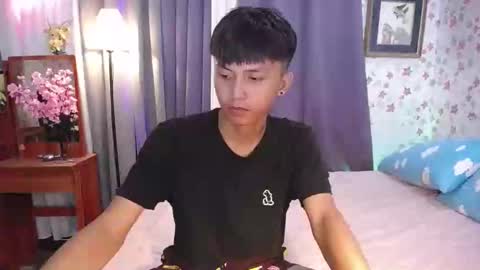 Snapshot of asiansmokeyxx chatting on January 8, 8:38 am prince online show from January 8, 8:38 am