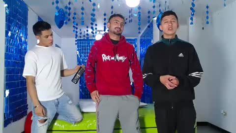 Snapshot of asmodeus7100 chatting on March 7, 12:15 am THOMAS AND DAMIAND online show from March 7, 12:15 am