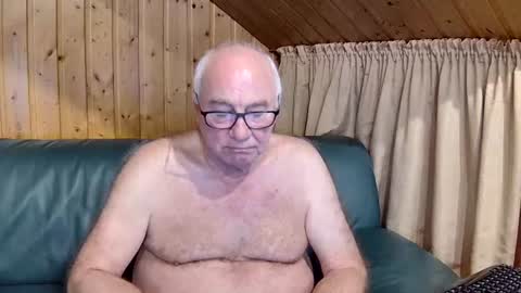 Snapshot of asusandy chatting on March 5, 11:27 pm asusandy online show from March 5, 11:27 pm