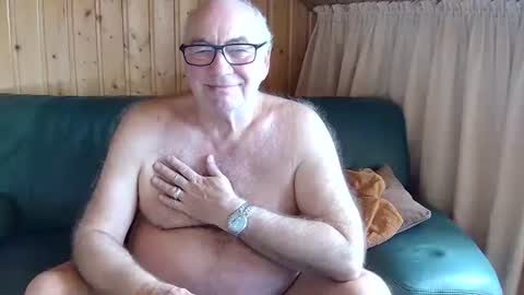 Snapshot of asusandy chatting on February 18, 11:00 am asusandy online show from February 18, 11:00 am