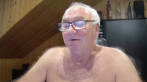 Snapshot of asusandy chatting on October 12, 10:04 pm asusandy online show from October 12, 10:04 pm