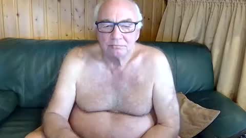 Snapshot of asusandy chatting on March 10, 4:25 pm asusandy online show from March 10, 4:25 pm