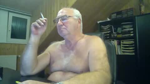 Snapshot of asusandy chatting on September 25, 11:35 pm asusandy online show from September 25, 11:35 pm