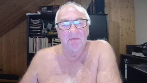 Snapshot of asusandy chatting on September 28, 2:31 am asusandy online show from September 28, 2:31 am