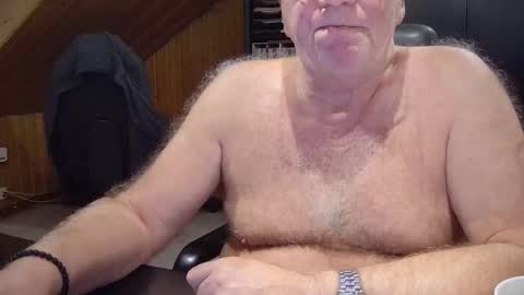 Snapshot of asusandy chatting on October 28, 11:51 pm asusandy online show from October 28, 11:51 pm