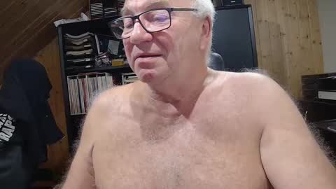 Snapshot of asusandy chatting on October 14, 10:28 pm asusandy online show from October 14, 10:28 pm