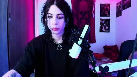 athenauwu online show from October 7, 5:00 am