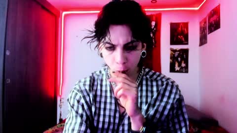 athenauwu online show from December 20, 5:04 am