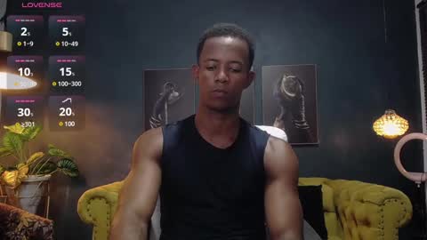 Snapshot of athleticbig_cock chatting on January 15, 2:06 am ATHLETIC  COCK online show from January 15, 2:06 am
