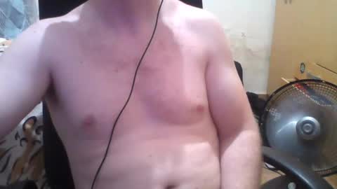 Snapshot of athleticboyy chatting on January 4, 7:24 am Paul Van online show from January 4, 7:24 am