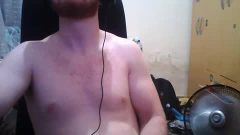 Snapshot of athleticboyy chatting on December 10, 4:13 am Paul Van online show from December 10, 4:13 am