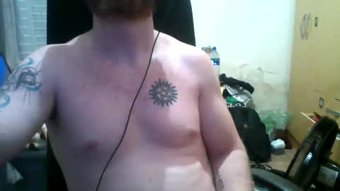 Snapshot of athleticboyy chatting on October 28, 3:53 am Paul Van online show from October 28, 3:53 am