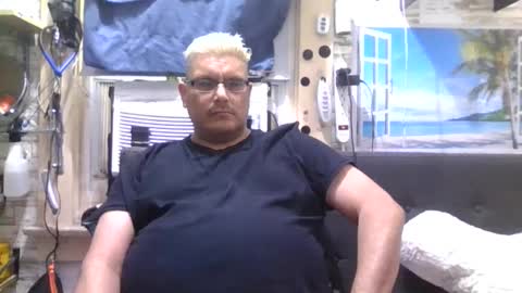 A online show from December 25, 6:19 pm