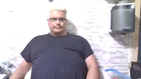 A online show from March 5, 11:17 am