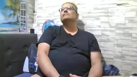 A online show from January 13, 10:25 am