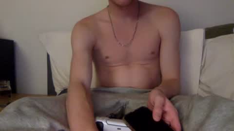 Snapshot of aussieblondetwink chatting on December 30, 12:42 pm aussieblondetwink online show from December 30, 12:42 pm