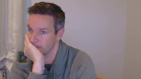 aussiesurfer0000 online show from February 17, 9:30 pm