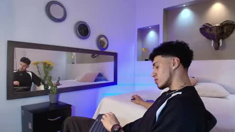 AUSTIN  online show from December 14, 3:29 am