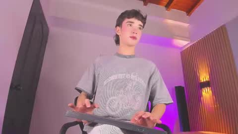 austin_rouse online show from November 29, 8:22 pm