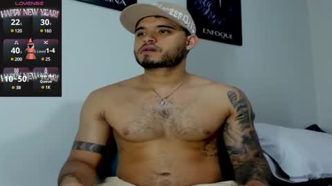 Snapshot of austintorres_ chatting on February 20, 2:40 am AustinTorres  online show from February 20, 2:40 am