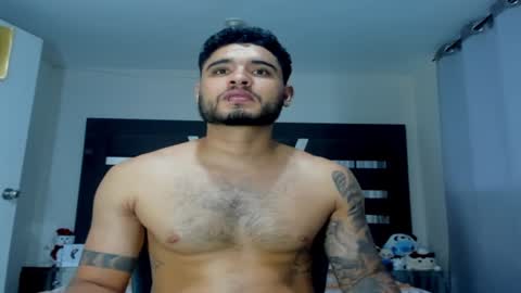 Snapshot of austintorres_ chatting on January 14, 3:32 am AustinTorres  online show from January 14, 3:32 am