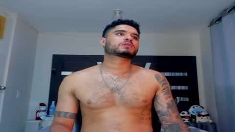 Snapshot of austintorres_ chatting on January 9, 2:43 am AustinTorres  online show from January 9, 2:43 am