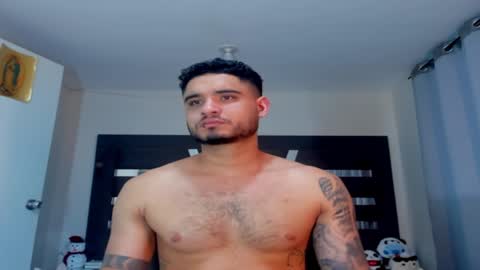 Snapshot of austintorres_ chatting on January 5, 2:17 am AustinTorres  online show from January 5, 2:17 am