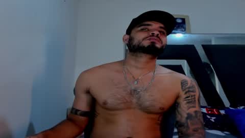 Snapshot of austintorres_ chatting on December 19, 3:51 am AustinTorres  online show from December 19, 3:51 am