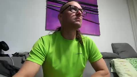 austria1977 online show from December 26, 5:58 am