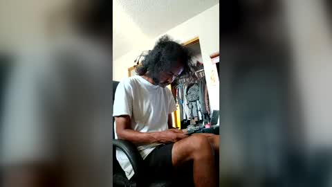 auzeleven online show from July 16, 2:02 pm