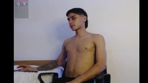 Snapshot of axel_davis_ chatting on October 22, 7:45 am axel davis  online show from October 22, 7:45 am