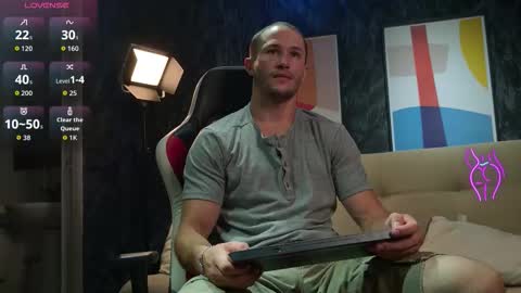 Axel Fairchaild online show from November 30, 1:35 pm