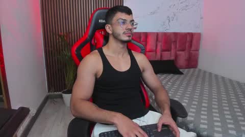 Axel  online show from January 8, 3:40 am