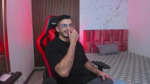 Axel  online show from December 28, 4:30 am