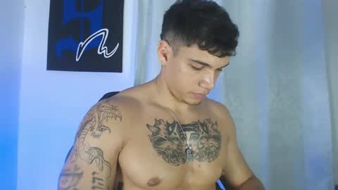 Snapshot of axel_taylor21 chatting on February 21, 6:51 am INDEPENDENT MODEL  online show from February 21, 6:51 am