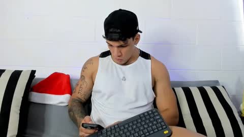 Snapshot of axel_taylor21 chatting on December 17, 9:16 pm INDEPENDENT MODEL  online show from December 17, 9:16 pm