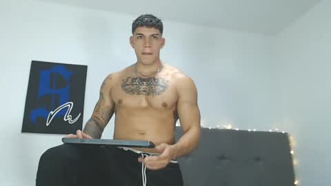 Snapshot of axel_taylor21 chatting on December 19, 5:29 am INDEPENDENT MODEL  online show from December 19, 5:29 am